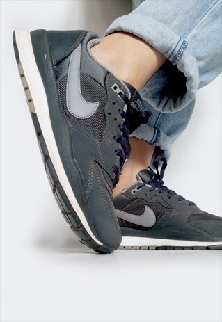 VINTAGE NIKE AIR TRAINERS GREY DAD TRAINERS