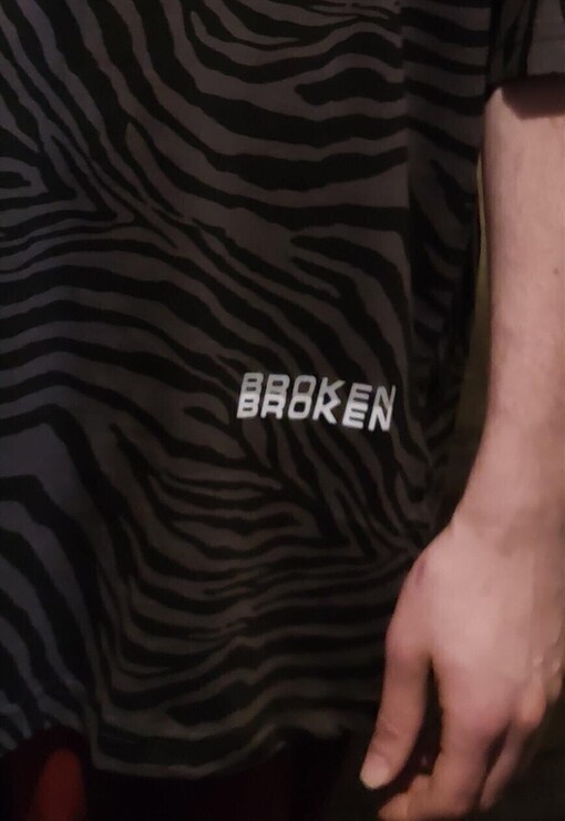 garment image
