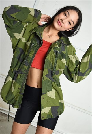 VINTAGE 90'S MILITARY STYLE JACKET IN GREEN CAMO