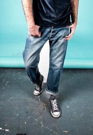 VINTAGE LEVI'S 501 JEANS IN BLUE DENIM WITH PAINT MARKS