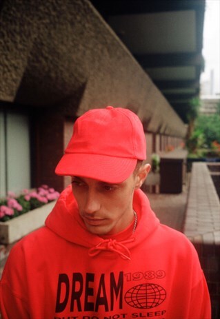 RED 'DAD' CAP WITH WOVEN LABEL DETAILS