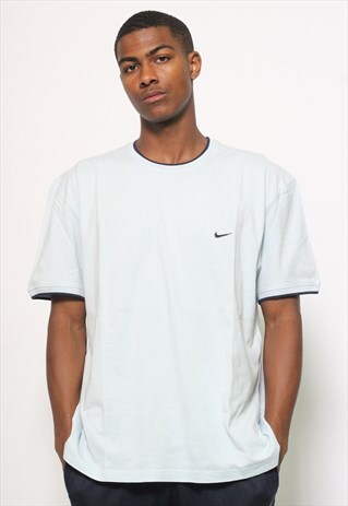 VINTAGE NIKE T-SHIRT