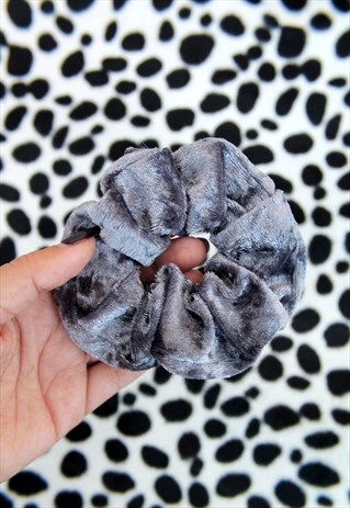 CHARCOAL VELVET SCRUNCHIE
