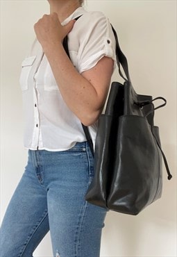 90s Black Thick Glossy Leather Sling Handbag