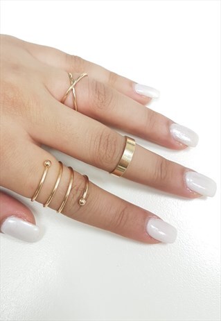 SET OF 3 GOLD DAINTY RINGS