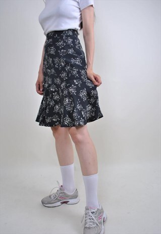 BLACK ROSES PRINT RUFFLE MIDI SKIRT