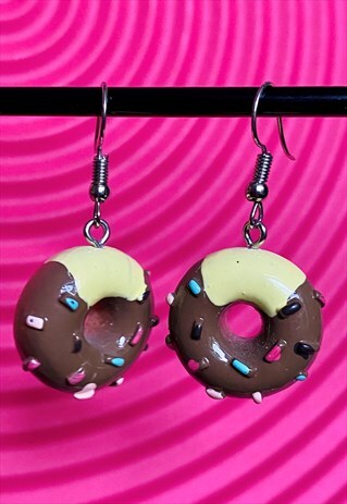 VINTAGE INSPIRED EARRINGS DOUGHNUTS IN BROWN AND YELLOW