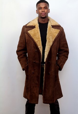 1970'S VINTAGE LONG LENGTH SHEEPSKIN/SHEARLING COAT IN BROWN