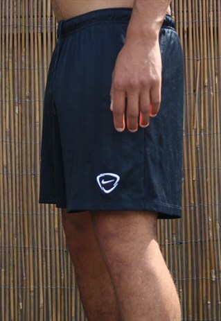 VINTAGE NIKE SHORTS BLACK STRIPED
