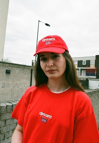 SHORT SLEEVED T-SHIRT IN RED WITH DREAM SPORT EMBROIDERY