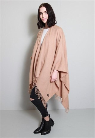 VINTAGE 1980'S COZY CAMEL/BEIGE TASSLED CAPE