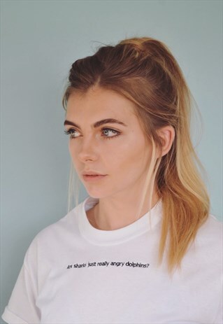 UNISEX T-SHIRT IN WHITE WITH SLOGAN SHARK EMBROIDERY