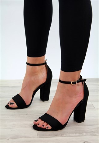 BLACK BLOCK HEEL PEEP TOE SANDALS