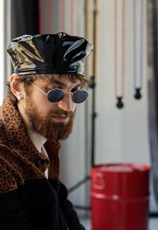 LATEX BERET HAT IN BLACK