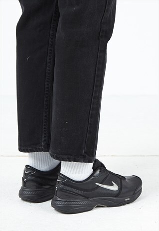 VINTAGE BLACK NIKE LEATHER TRAINERS