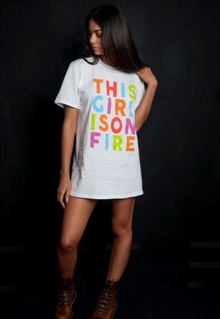 THIS GIRL IS ON FIRE SUMMER GRAPHIC OVERSIZE SUMMER TEE