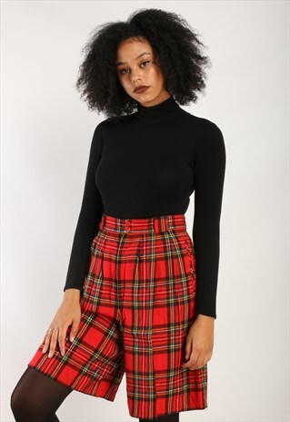 VINTAGE HIGH WAISTED TARTAN WINTER SHORTS IN RED Z166