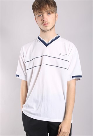 VINTAGE NIKE T-SHIRT