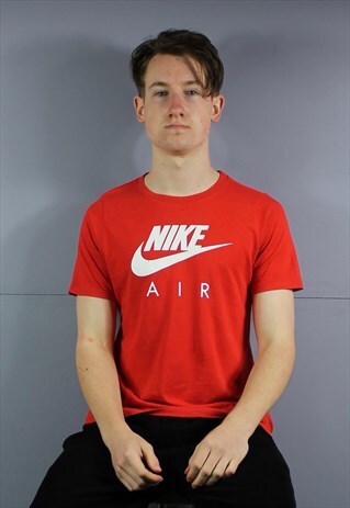 VINTAGE NIKE AIR T-SHIRT IN RED WITH PRINTED SPELL OUT LOGO.