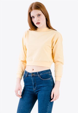 SEAMLESS SHOULDER DETAILED CROP TOP IN CREAM YELLOW