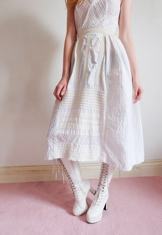 VINTAGE 70S WHITE EMBROIDERED HALTER NECK COTTON DRESS