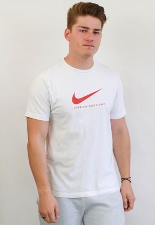 VINTAGE NIKE T-SHIRT