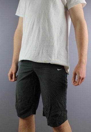 VINTAGE NIKE SHORTS IN FADED BLACK WITH POCKETS, EMBROIDERED