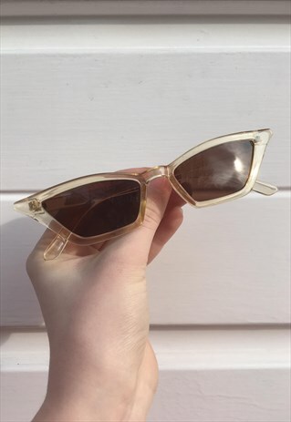 WOMENS VINTAGE STYLE 90S CLEAR GOLD THIN POINTY SUNGLASSES