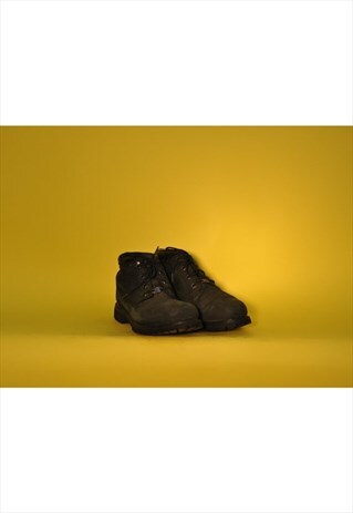 VINTAGE TIMBERLAND BOOTS - UK7.5