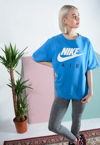 VINTAGE NIKE SWEATSHIRT IN BLUE WITH LOGO.