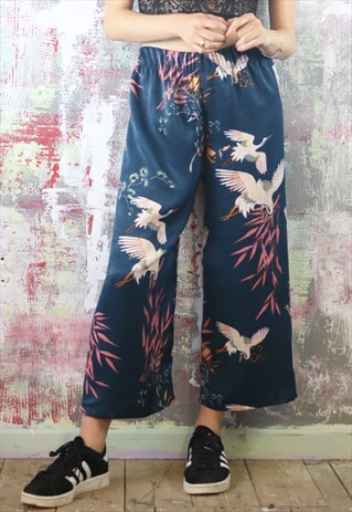 CROPPED TROUSERS IN BIRD PRINT PEACHSKIN