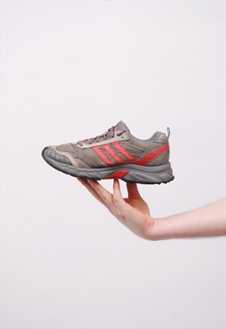 VINTAGE ADIDAS RUNNING TRAINERS GREY