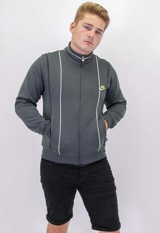 VINTAGE NIKE SHELL JACKET