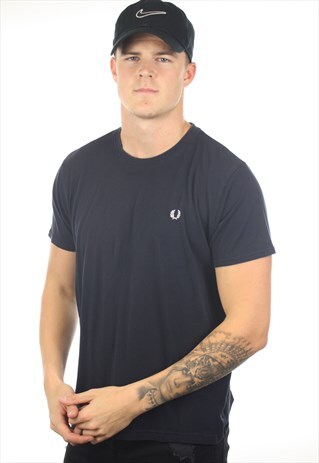 VINTAGE FRED PERRY SMALL LOGO T SHIRT TEE