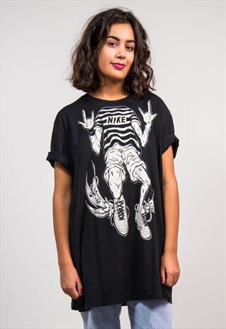 90'S VINTAGE BLACK NIKE COOL OVERSIZE GRAPHIC T-SHIRT