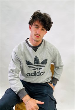 Vintage adidas Originals Sweatshirt in Grey