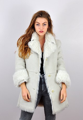 VINTAGE WINTER WHITE FAUX FUR COAT