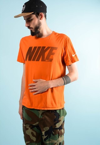 VINTAGE NIKE T-SHIRT