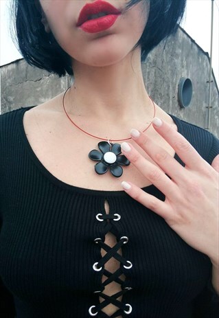 90'S SPAGHETTI DAISY COLLAR