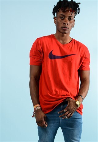 RED NIKE T-SHIRT