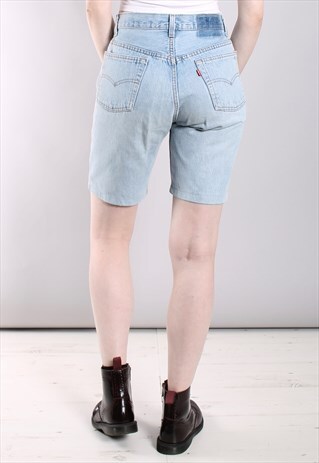 VINTAGE 90S LEVI'S LIGHT BLUE DENIM SHORTS