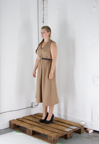 ON SALE BROWN RETRO SLEEVELESS DRESS / FLARED VINTAGE DRESS