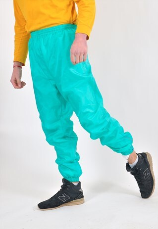 VINTAGE SHELL JOGGERS IN GREEN