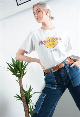 VINTAGE HARD ROCK CAFE MUNICH T-SHIRT IN WHITE WITH PRINT