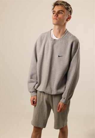 VINTAGE NIKE EMBROIDERED LOGO SWEATSHIRT