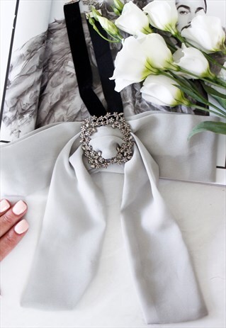 CHUNKY BOW GREY COLLAR RHINESTONE STATEMENT NECKLACE
