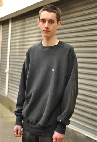 VINTAGE CHAMPION SWEATSHIRT