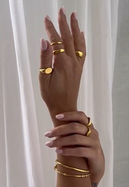 SIGNATURE. 3 x Gold Stacking Band Ring Set