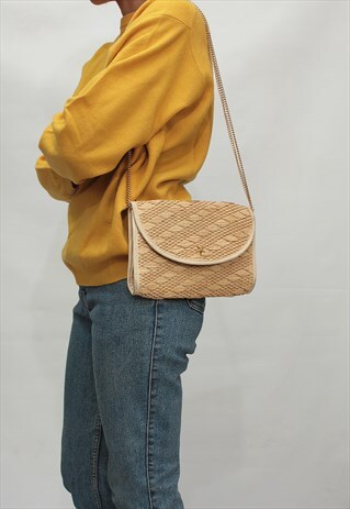 VINTAGE 80' AMAZING BEIGE STRAW BAG WITH GOLD CHAIN