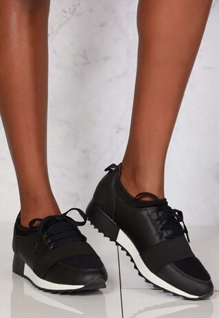 LACE UP WITH BAND TRAINER IN BLACK
